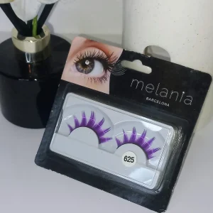 Faux cils violet foncé
