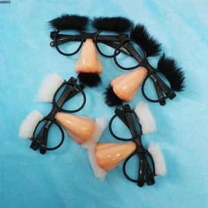 Lunettes moustache, l'indémodable déguisement.
